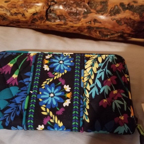 Vera Bradley Accordion Wallet in Midnight Blues - Picture 1 of 3